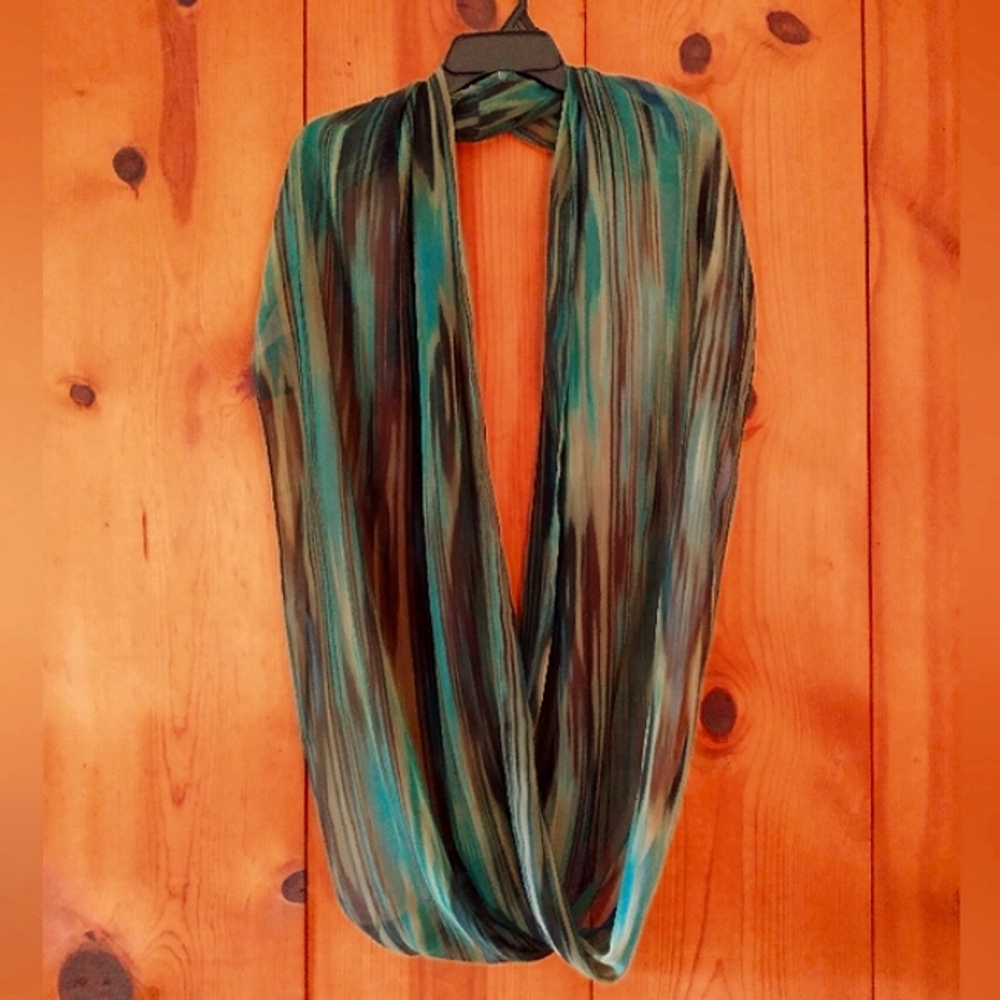 NWOT Susan Graver Infinity Shawl Multicolor